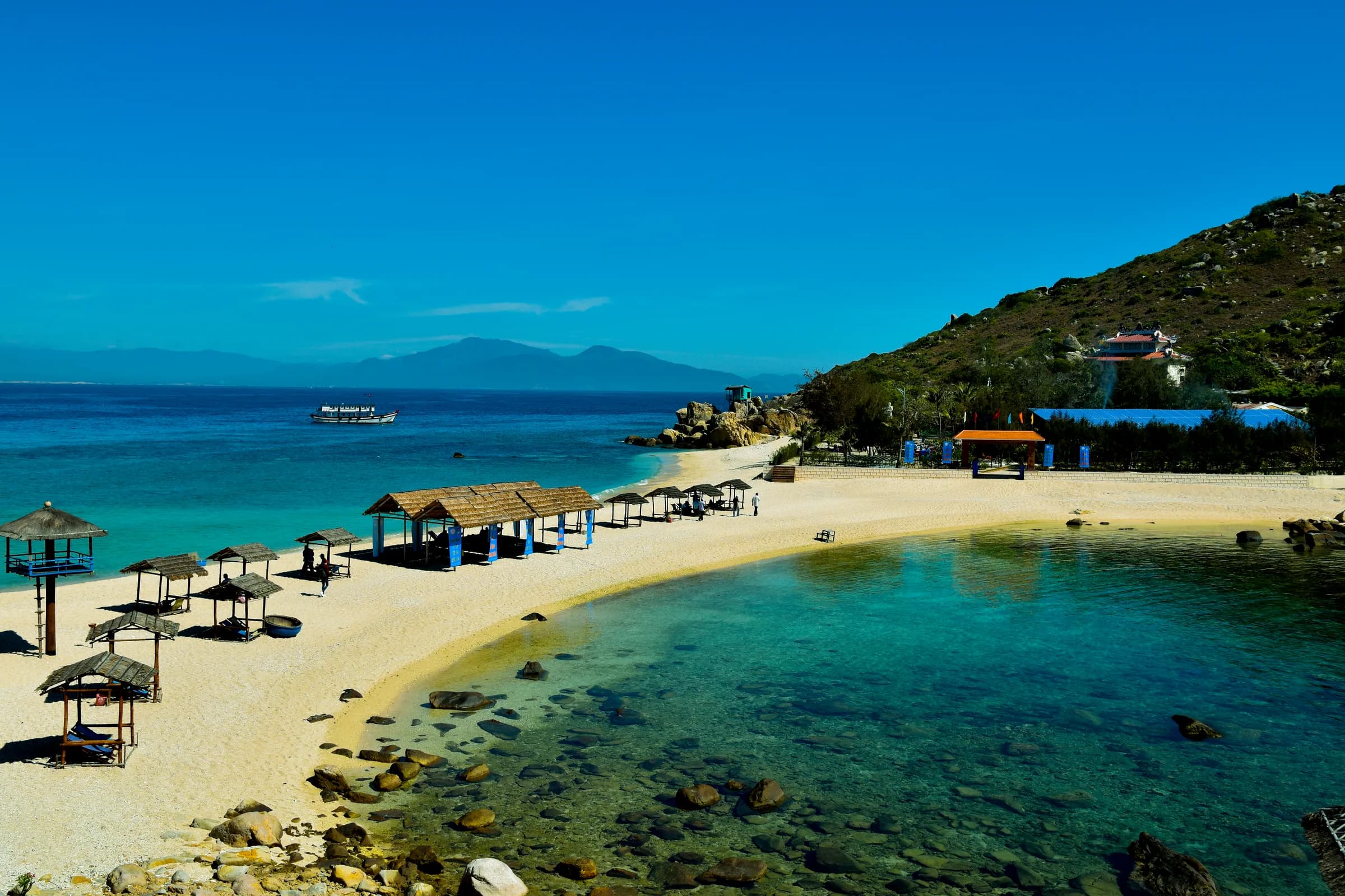 Hòn Nội trên vịnh Nha Trang, Khánh Hòa